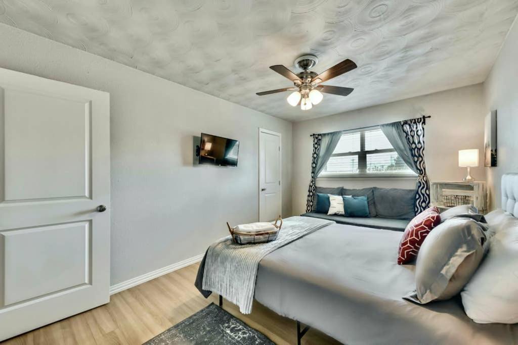 Apartment The Swank • Close To Downtown *